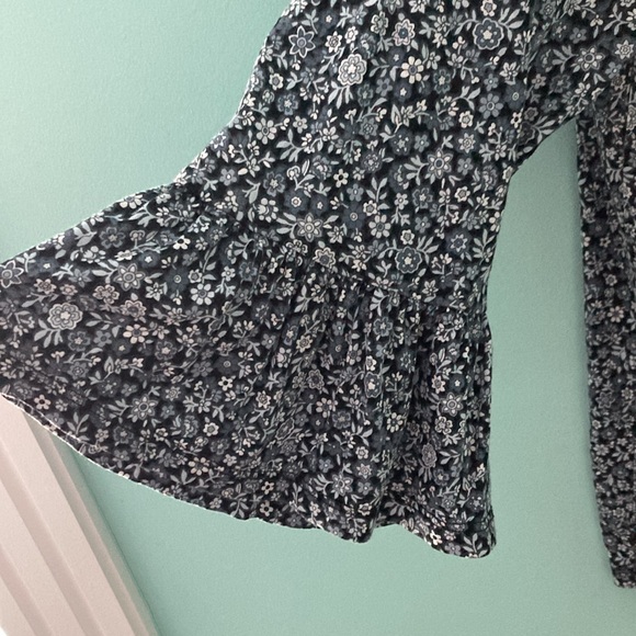 Michael Kors blue floral top - Picture 4 of 4